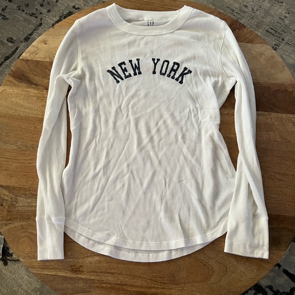 GAP Women's Cream Long Sleeve Tee - New York Design